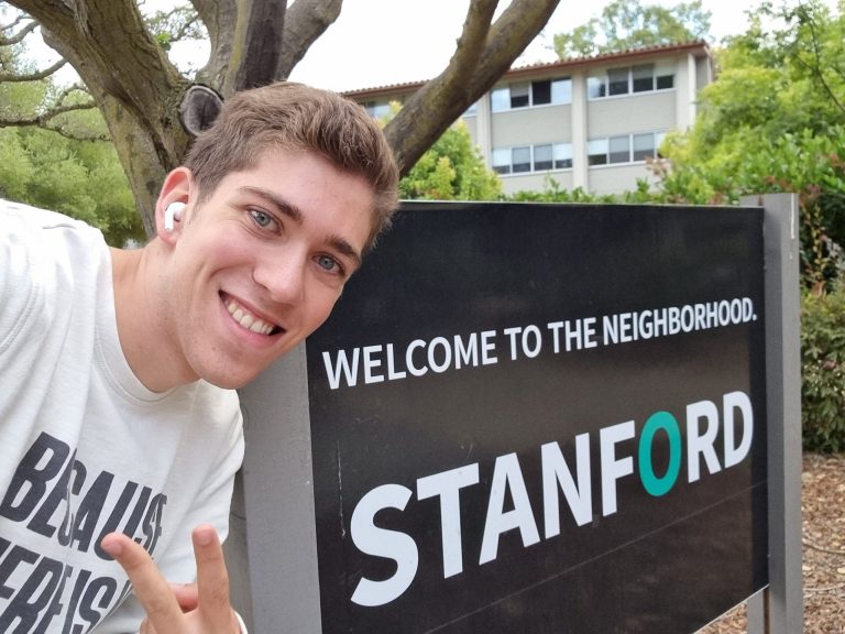 Estudiante Eduardo Stanford - Access USA